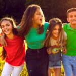 Consejos para fortalecer habilidades sociales y relaciones saludables en tus hijos