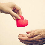 Descubre cómo la generosidad y el amor mejoran tu bienestar